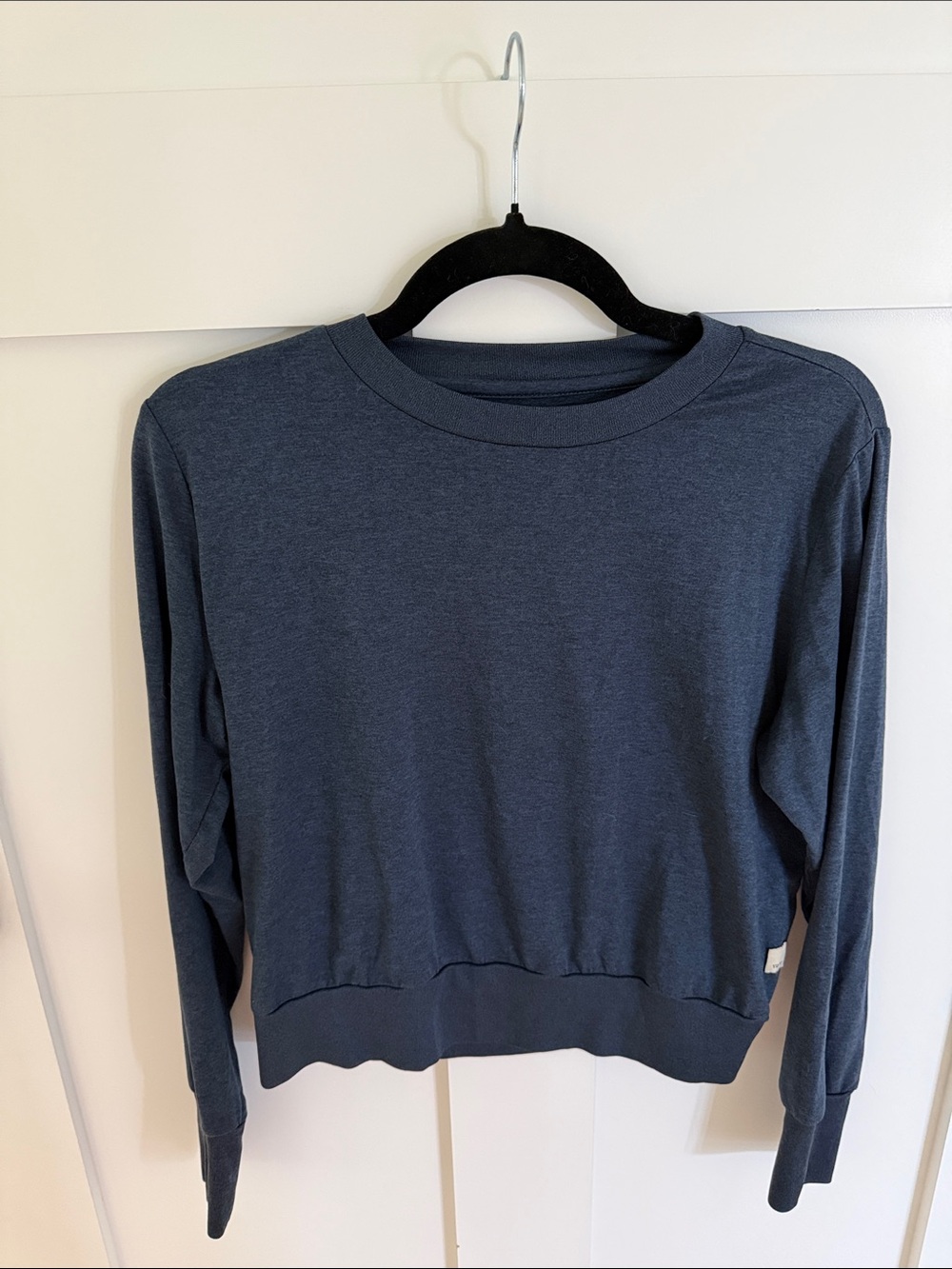 Vuori Navy Blue Long Sleeve Crewneck Sweatshirt